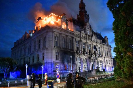 Gradska kuća u Limožu, Limoges, Francuska protesti