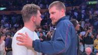 Nikola Jokić i Luka Dončić uvek naprave šou: Srbin iznenadio Slovenca čudnim potezom ruke posle meča