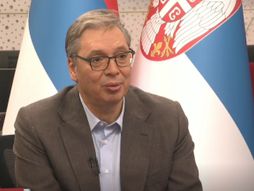 Aleksandar Vučić, Gostovanje Informer