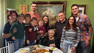 Slavni košarkaš okupio porodicu, ovako Anđušić slavi krsnu slavu: Njegova lepa supruga iznenadila svekrvu
