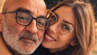 Milijana posle afere sa oženjenim (70) našla novog penzionera: Grli starijeg Tomu, javno ga pokazala