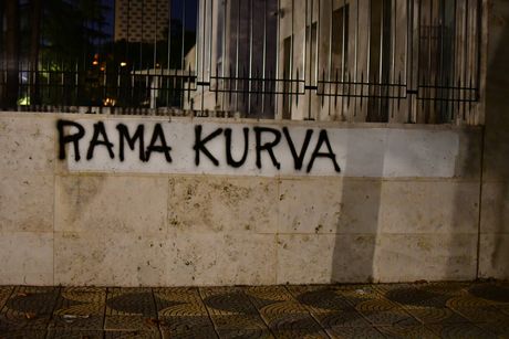 Grafit iz Tirane