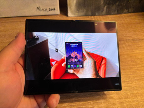 Samsung Galaxy Z Fold 8