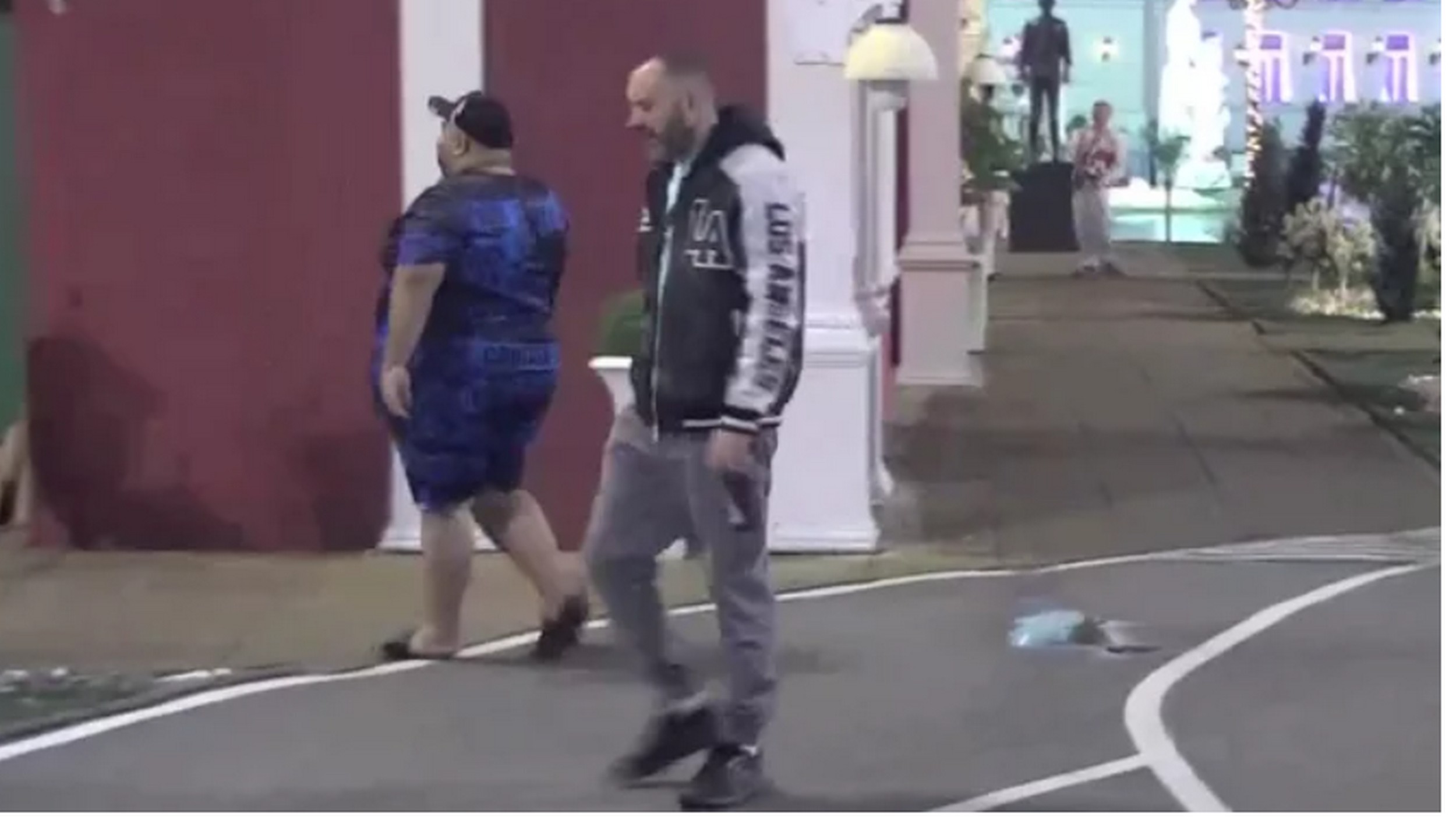 "Ona je ponosna veruj mi" Uroš se žali da je iskorišćen nakon poljupca sa Stojinim sinom koji ga sad izbegava