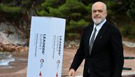 Edi Rama drugi put pružio ruku, demonstranti opet odbili! I to na vrlo simboličan način