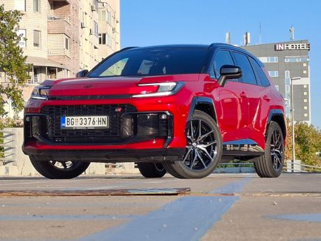 Automobil Tojota Toyota RAV4 2026 test vozili smo Toyota RAV4