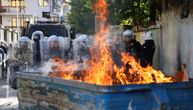 Demonstranti zapalili policajca! Opšti haos u Tirani, lete Molotovljevi kokteli, suzavac, pirotehnika...