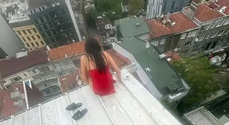 Aisulu Bekmakhanova, Krov, Propad Krova, Kazahstan