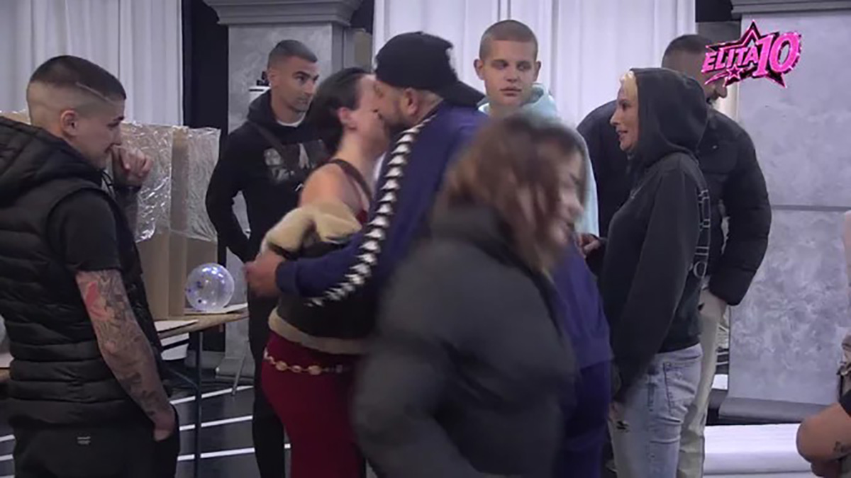 Ona je sinoć zauvek napustila Elitu! Voditelj saopštio odluku, takmičari joj odmah prišli