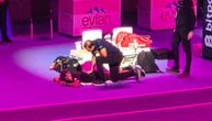 Veliki problemi sa povredom na meču Đoković - Amber, pomoć ukazivana pored klupe