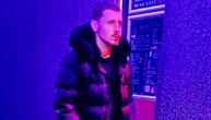 Pretio mu u vozu, pratio ga kroz grad, pa ga nokautirao i oteo mu aktovku: Policija traži muškarca sa slike