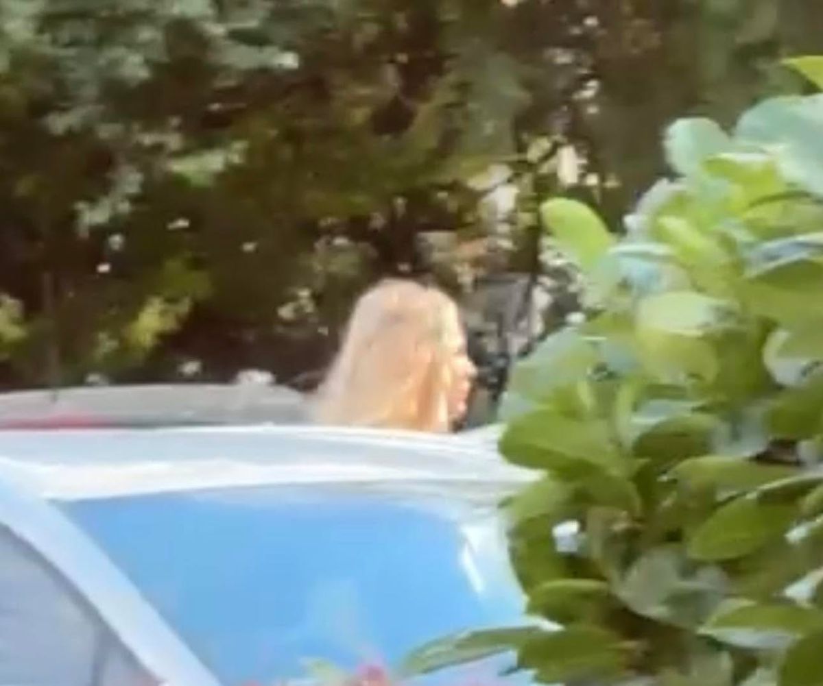 Snimili smo novu voditeljku Pink grupacije ispred zgrade na Dedinju: Dobila angažman od Mitrovića, vodi ovu emisiju