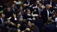 Opšti haos u parlamentu: Poslanici se pobili usred sednice, obezbeđenje ih jedva razdvojilo, bilo je i krvi!