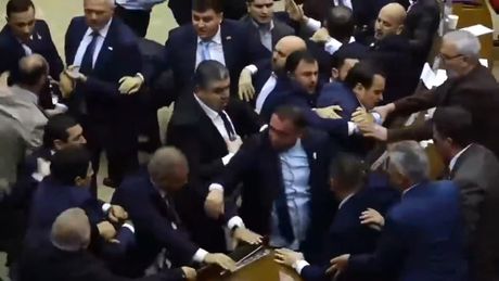 Jermenski Parlament, Tuča