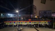 Delije vratile grafit posvećen Kosovu i Metohiji u Beogradu, pa se oglasile: “Nema veze sa SNS, naš je”