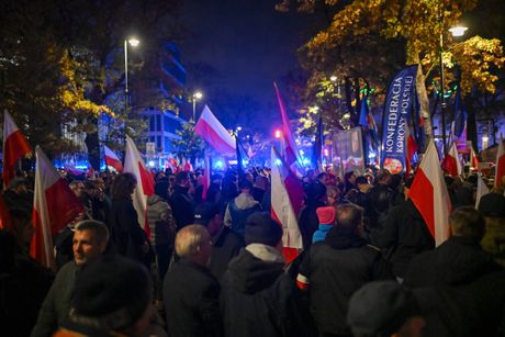 Pristalice opozicije ispred Ustavnog suda Poljske