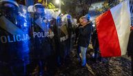 Navrocki se probija kroz masu demonstranata, čule se optužbe za državni udar: Pogledajte haos u Poljskoj