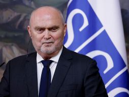 Feridun Sinirlioğlu, Feridun Sinirlioglu
