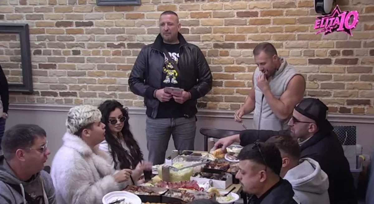 Emotivne scene u Eliti 10! Produkcija unela pismo u kuću, takmičar se slomio, grca u suzama